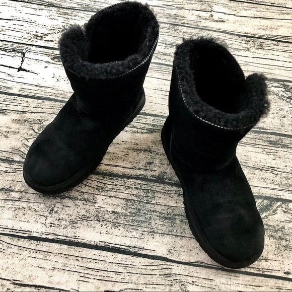 UGG⚡️Authentic Silver Chain Suede Boots_7/7.5 - Picture 2 of 10